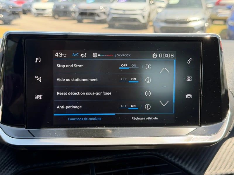 Photo de la voiture PEUGEOT 208 PureTech 100 S&S BVM6 Active Pack