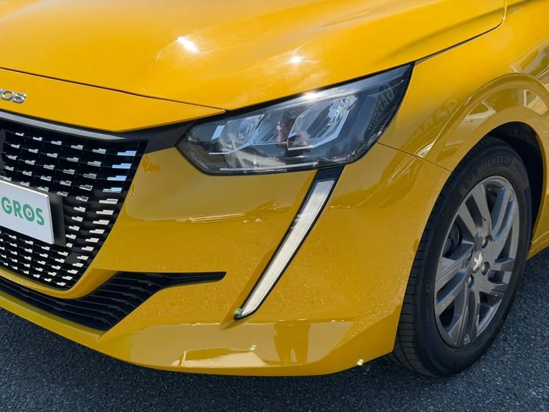 Photo de la voiture PEUGEOT 208 PureTech 100 S&S BVM6 Active Pack