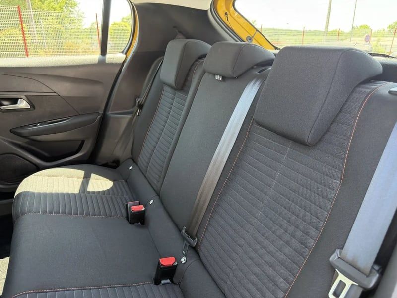 Photo de la voiture PEUGEOT 208 PureTech 100 S&S BVM6 Active Pack