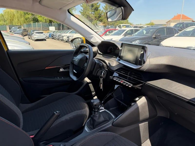 Photo de la voiture PEUGEOT 208 PureTech 100 S&S BVM6 Active Pack