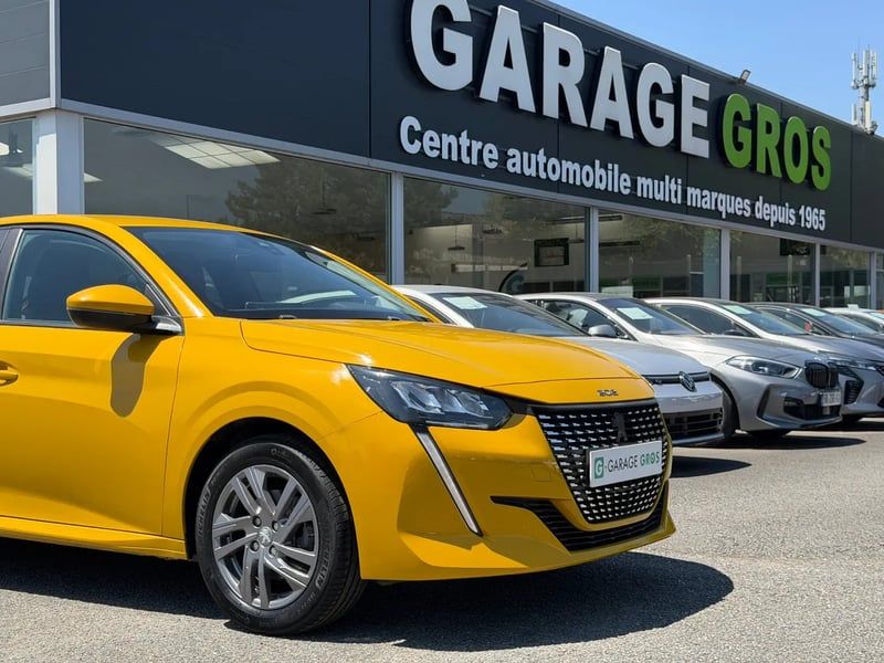 Photo de la voiture PEUGEOT 208 PureTech 100 S&S BVM6 Active Pack