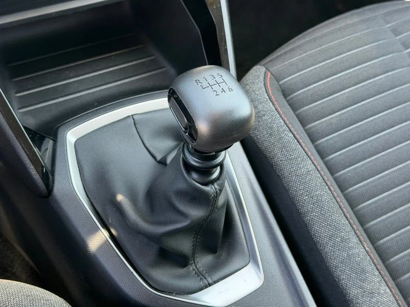 Photo de la voiture PEUGEOT 208 PureTech 100 S&S BVM6 Active Pack