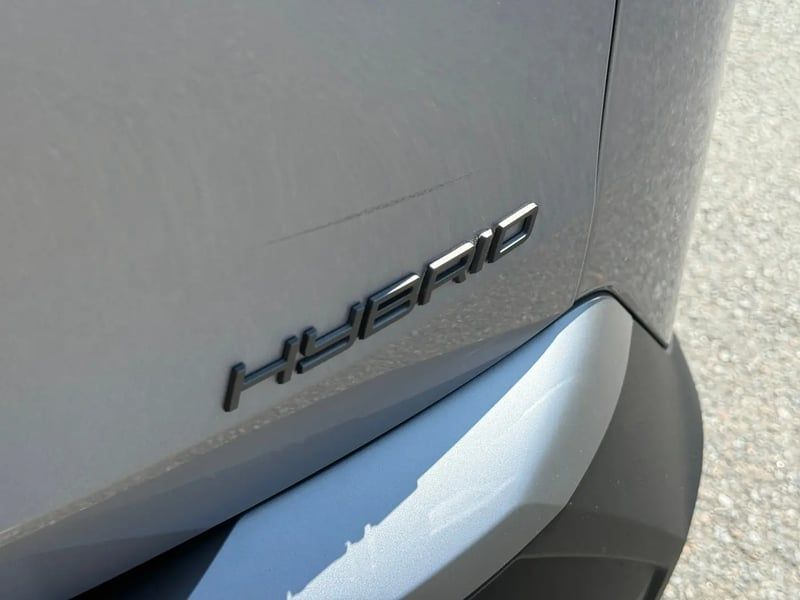 Photo de la voiture PEUGEOT 5008 Hybrid 145 ch e-DCS6 Allure