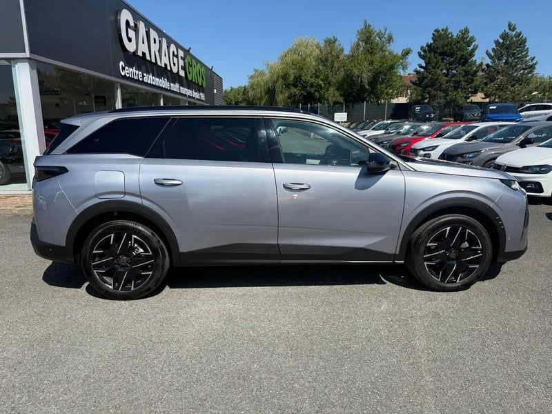 Photo de la voiture PEUGEOT 5008 Hybrid 145 ch e-DCS6 Allure
