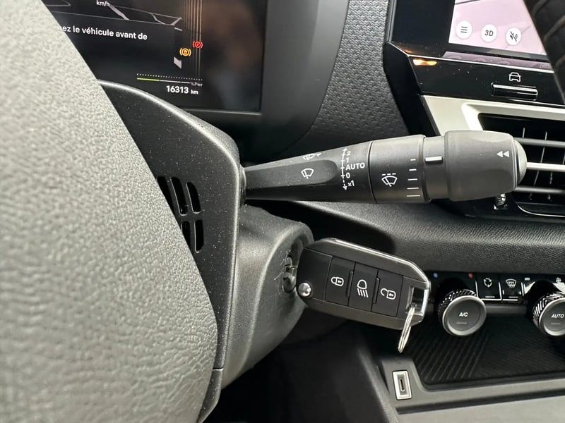 Photo de la voiture CITROEN C4 Hybride 145 ch e-DCS6 Plus