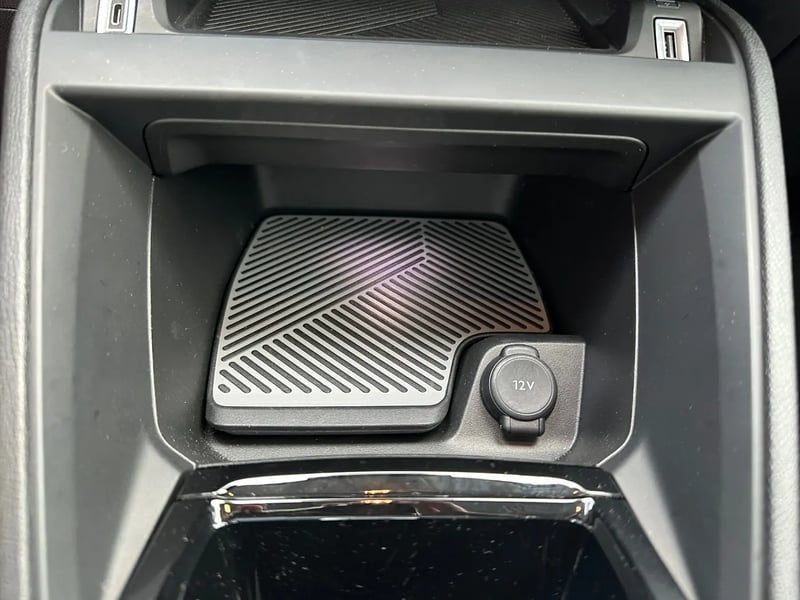 Photo de la voiture CITROEN C4 Hybride 145 ch e-DCS6 Plus