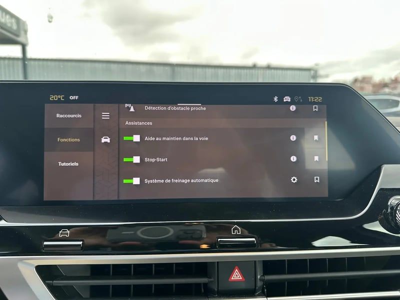 Photo de la voiture CITROEN C4 Hybride 145 ch e-DCS6 Plus