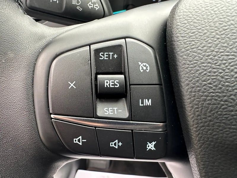 Photo de la voiture FORD KUGA 1.5 EcoBoost 150 BVM6 Titanium