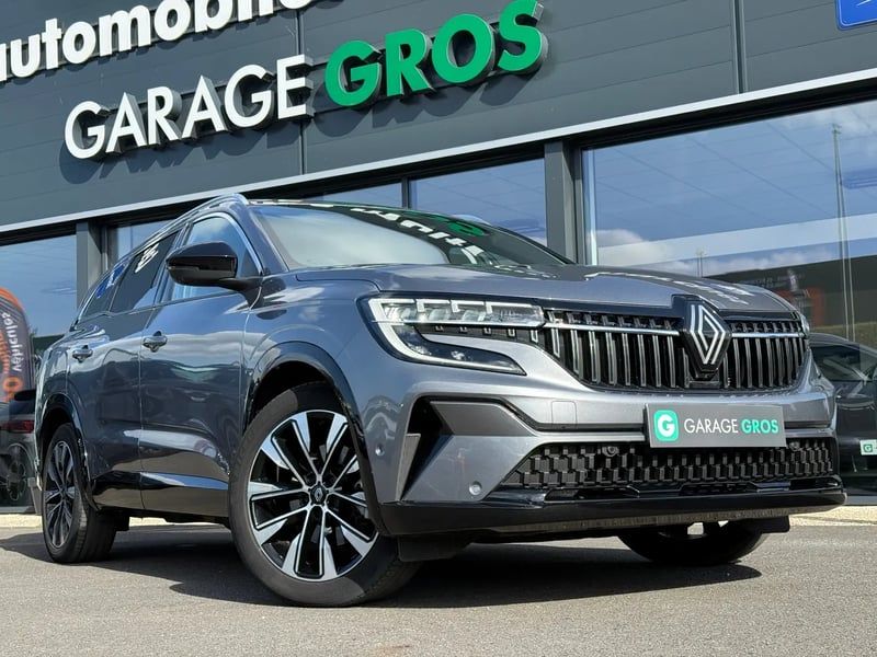 Photo de la voiture RENAULT ESPACE VI E-Tech hybrid 200 Techno