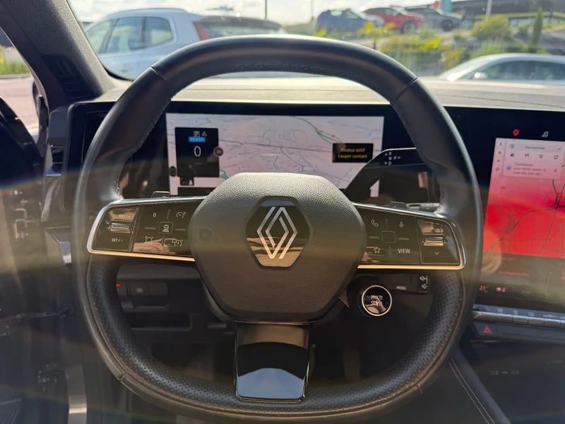 Photo de la voiture RENAULT ESPACE VI E-Tech hybrid 200 Techno