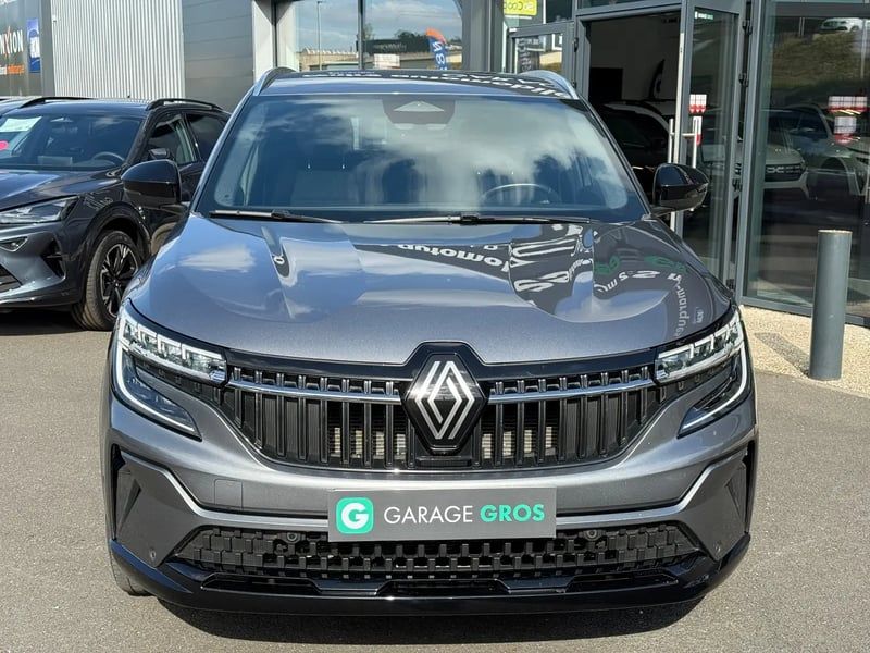 Photo de la voiture RENAULT ESPACE VI E-Tech hybrid 200 Techno