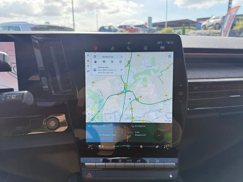 Photo de la voiture RENAULT ESPACE VI E-Tech hybrid 200 Techno