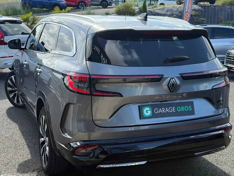 Photo de la voiture RENAULT ESPACE VI E-Tech hybrid 200 Techno