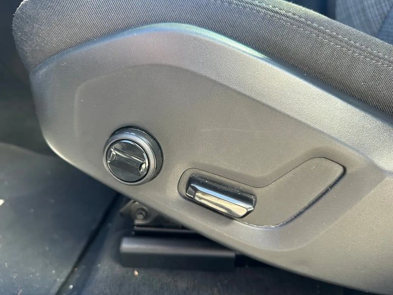 Photo de la voiture VOLVO XC60 T6 AWD Hybride rechargeable 253 ch+145 ch Geartronic 8 Start