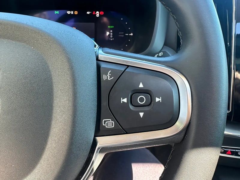 Photo de la voiture VOLVO XC60 T6 AWD Hybride rechargeable 253 ch+145 ch Geartronic 8 Start