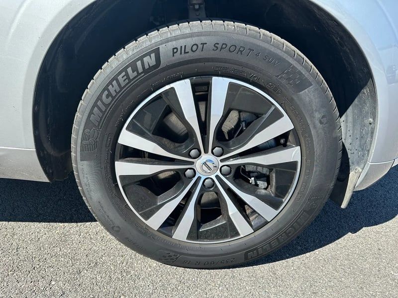 Photo de la voiture VOLVO XC60 T6 AWD Hybride rechargeable 253 ch+145 ch Geartronic 8 Start