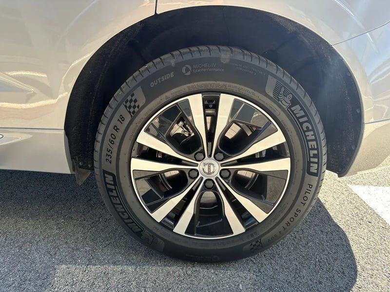 Photo de la voiture VOLVO XC60 T6 AWD Hybride rechargeable 253 ch+145 ch Geartronic 8 Start