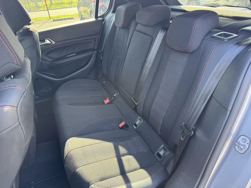 Photo de la voiture PEUGEOT 308 BlueHDi 130ch S&S EAT8 GT