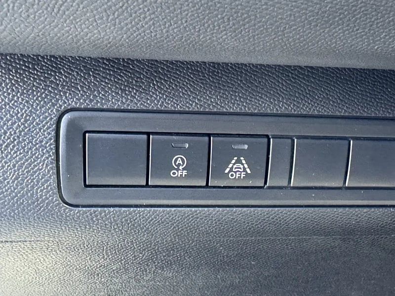 Photo de la voiture PEUGEOT 308 BlueHDi 130ch S&S EAT8 GT