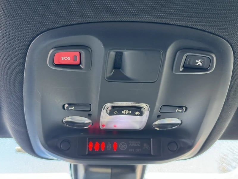 Photo de la voiture PEUGEOT 308 BlueHDi 130ch S&S EAT8 GT