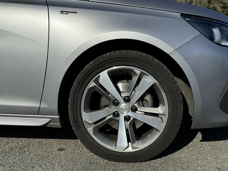 Photo de la voiture PEUGEOT 308 BlueHDi 130ch S&S EAT8 GT