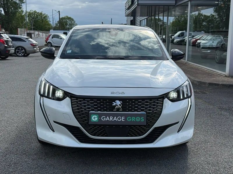 Photo de la voiture PEUGEOT 208 PureTech 130 S&S EAT8 GT Pack