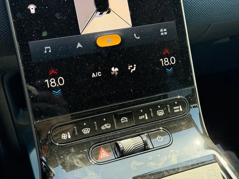 Photo de la voiture CITROEN C5 AIRCROSS HYBRIDE 145 ch e-DCS6 Max