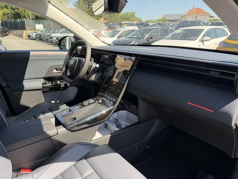 Photo de la voiture CITROEN C5 AIRCROSS HYBRIDE 145 ch e-DCS6 Max