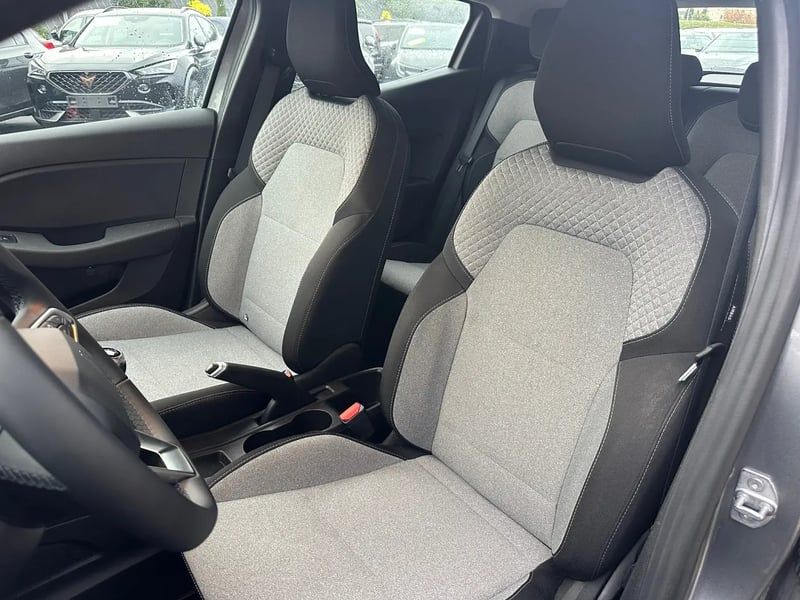 Photo de la voiture RENAULT CLIO V TCe 90 ch GSR2 Evolution