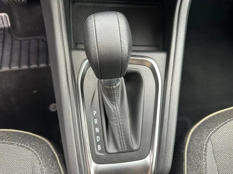 Photo de la voiture RENAULT CAPTUR E-Tech full hybrid 145 ch Techno