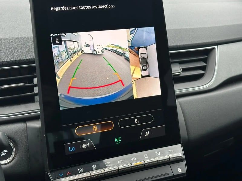 Photo de la voiture RENAULT CAPTUR E-Tech full hybrid 145 ch Techno