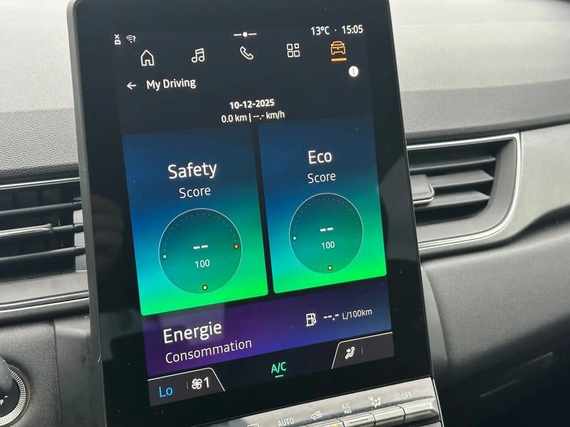 Photo de la voiture RENAULT CAPTUR E-Tech full hybrid 145 ch Techno