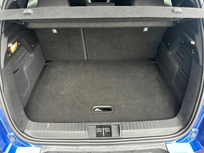 Photo de la voiture RENAULT CAPTUR E-Tech full hybrid 145 ch Techno