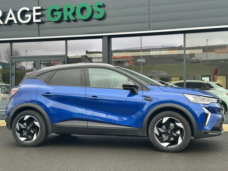 Photo de la voiture RENAULT CAPTUR E-Tech full hybrid 145 ch Techno