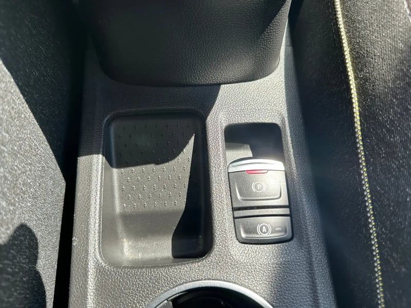 Photo de la voiture RENAULT CAPTUR E-Tech full hybrid 145 ch Techno