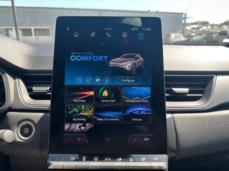 Photo de la voiture RENAULT CAPTUR E-Tech full hybrid 145 ch Techno