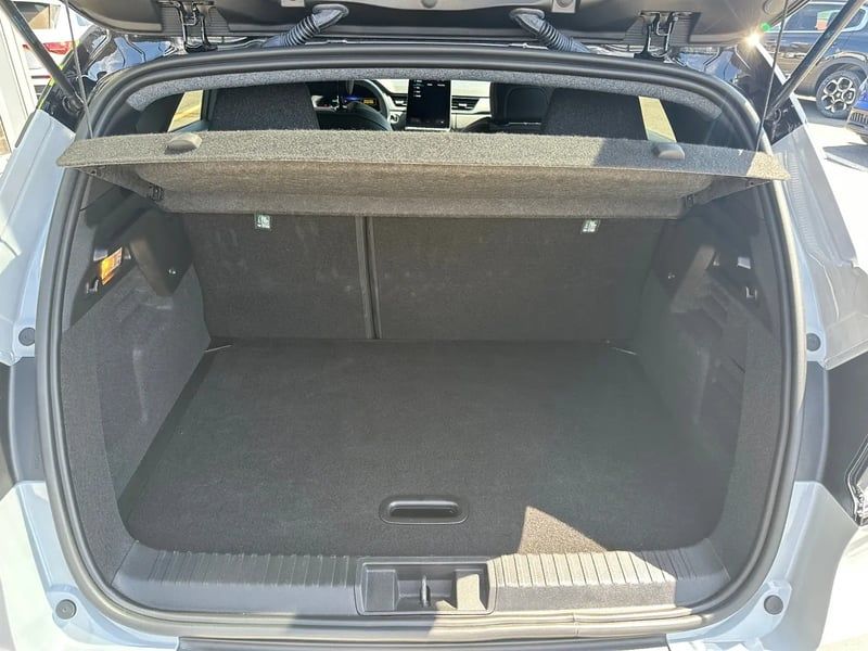 Photo de la voiture RENAULT CAPTUR E-Tech full hybrid 145 ch Techno