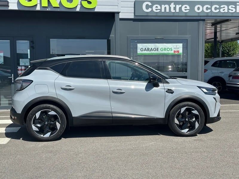 Photo de la voiture RENAULT CAPTUR E-Tech full hybrid 145 ch Techno