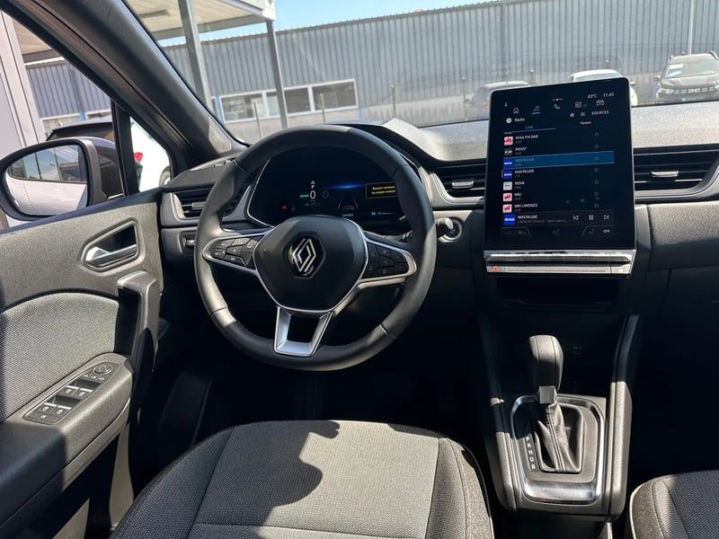 Photo de la voiture RENAULT CAPTUR E-Tech full hybrid 145 ch Techno