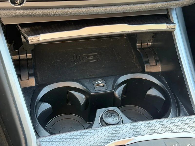 Photo de la voiture BMW SERIE 3 TOURING G21 LCI 2 Touring 318d 150 ch BVA8 M Sport