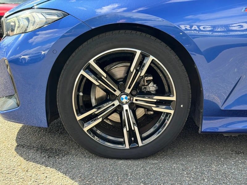 Photo de la voiture BMW SERIE 3 TOURING G21 LCI 2 Touring 318d 150 ch BVA8 M Sport