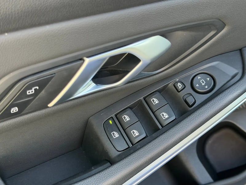 Photo de la voiture BMW SERIE 3 TOURING G21 LCI 2 Touring 318d 150 ch BVA8 M Sport