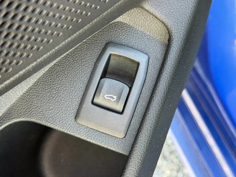 Photo de la voiture BMW SERIE 3 TOURING G21 LCI 2 Touring 318d 150 ch BVA8 M Sport