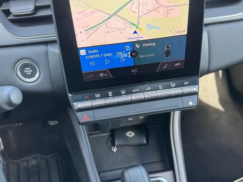 Photo de la voiture RENAULT CAPTUR E-Tech full hybrid 145 ch Techno