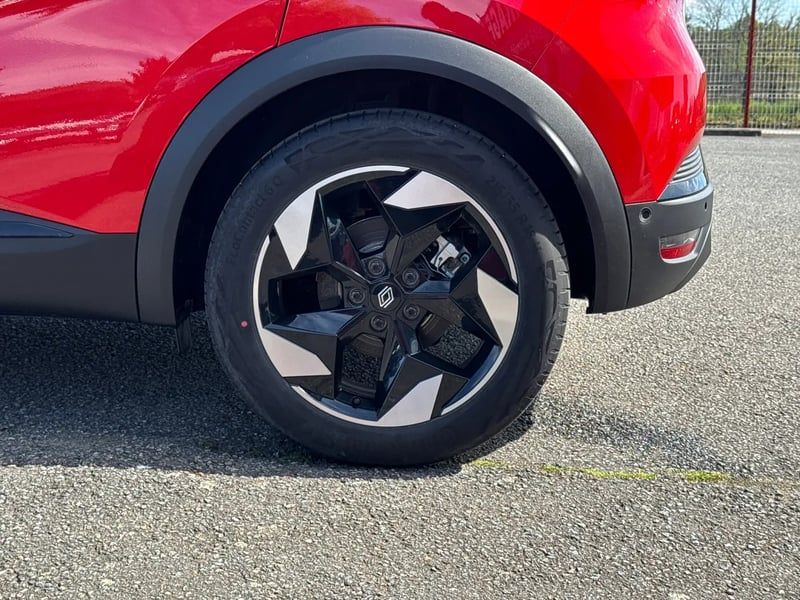 Photo de la voiture RENAULT CAPTUR E-Tech full hybrid 145 ch Techno