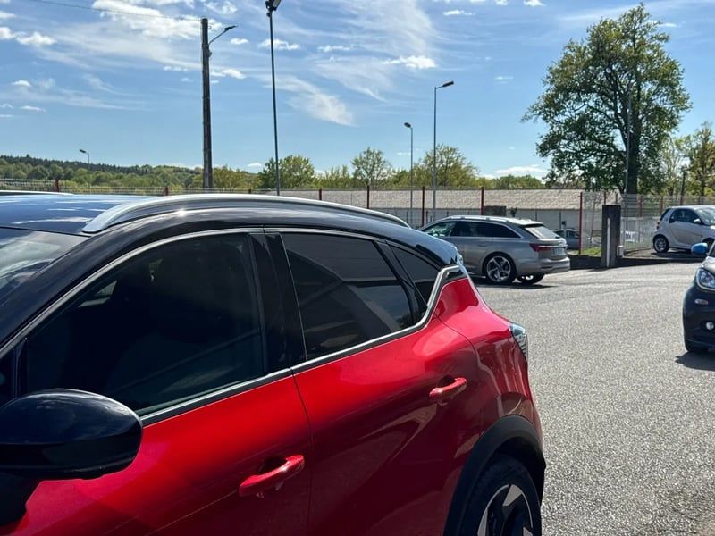 Photo de la voiture RENAULT CAPTUR E-Tech full hybrid 145 ch Techno