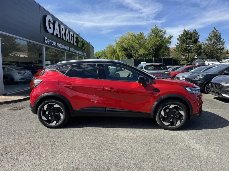 Photo de la voiture RENAULT CAPTUR E-Tech full hybrid 145 ch Techno