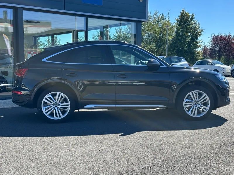 Photo de la voiture AUDI Q5 SPORTBACK 40 TDI 204 S tronic 7 Quattro Design
