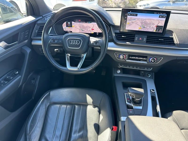 Photo de la voiture AUDI Q5 SPORTBACK 40 TDI 204 S tronic 7 Quattro Design