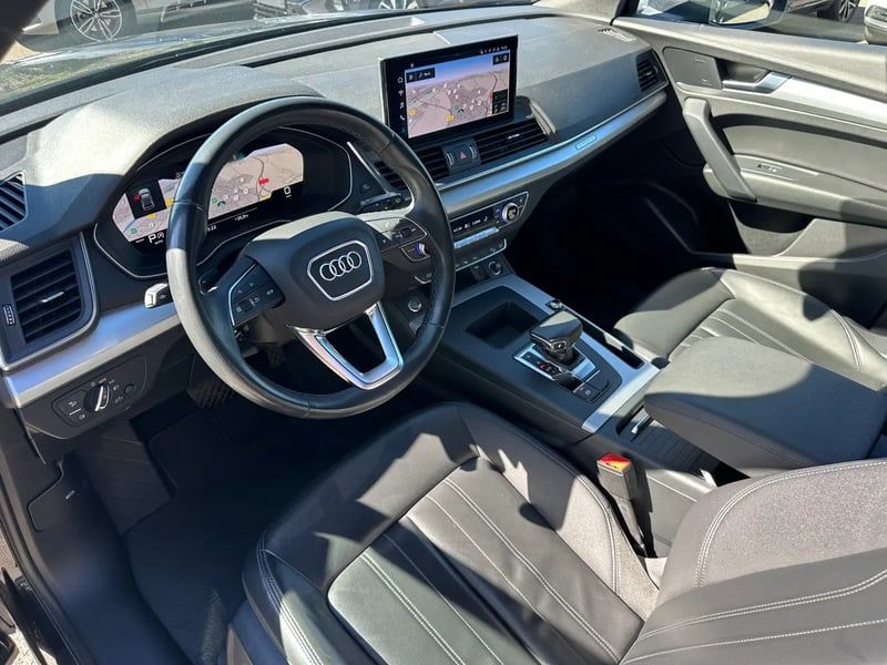 Photo de la voiture AUDI Q5 SPORTBACK 40 TDI 204 S tronic 7 Quattro Design